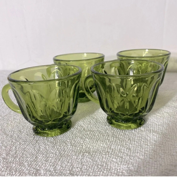 Vintage Avocado Green Glass  Punch Cups Snack Cups x4 - Picture 1 of 8